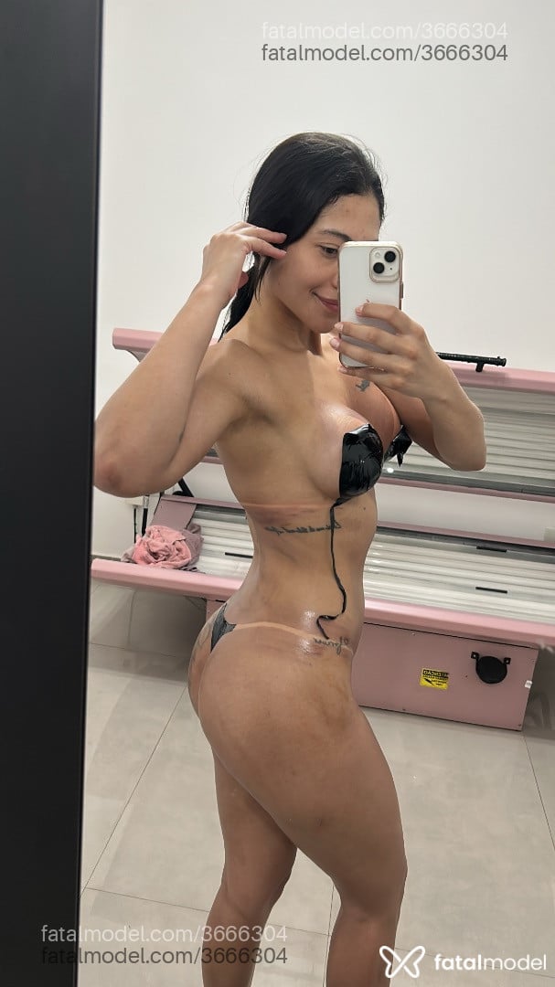 Acompanhante mulher morena (o) de olhos castanhos - Cams