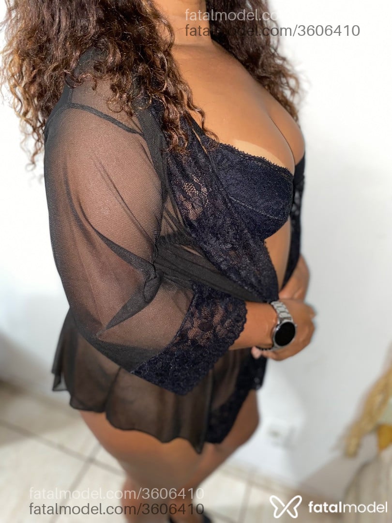 Acompanhante mulher com cabelo castanho de olhos castanhos - Lorrayne Avila