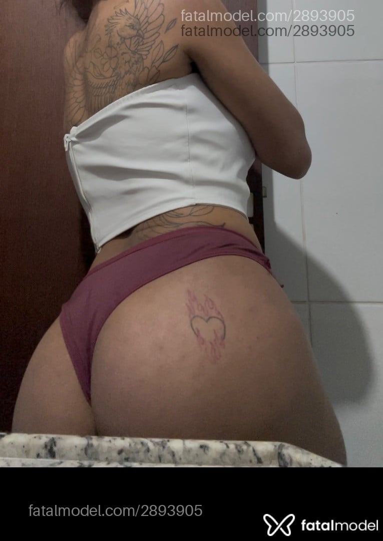 Acompanhante mulher morena (o) de olhos castanhos - Helena Hotte