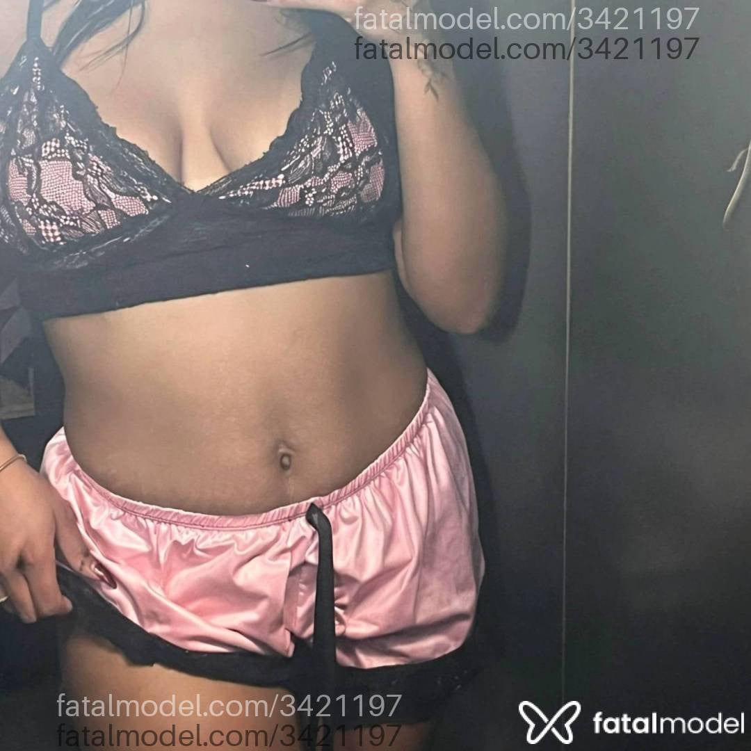 Acompanhante mulher morena (o) de olhos castanhos - Priscilla Oliveira