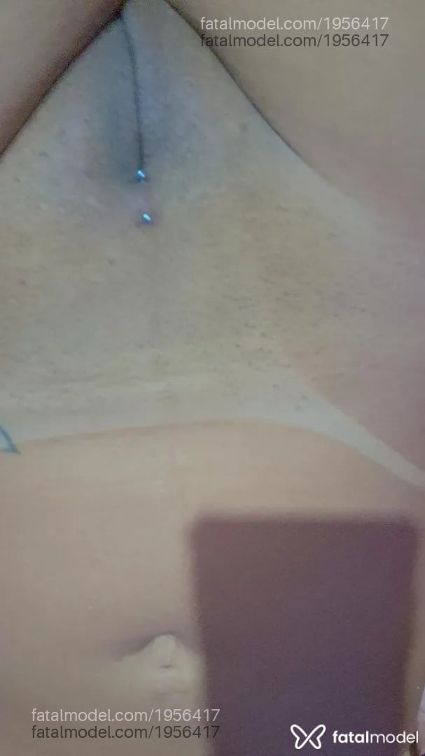 Acompanhante mulher ruiva (o) de olhos pretos - Susu