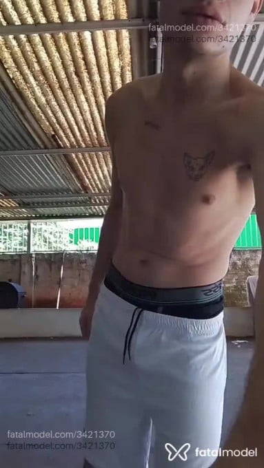Acompanhante homem com cabelo castanho de olhos castanhos em Londrina - Lello