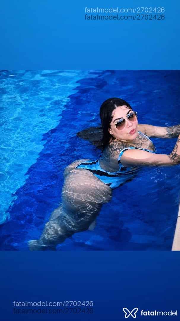 Acompanhante mulher morena (o) de olhos verdes - Karol