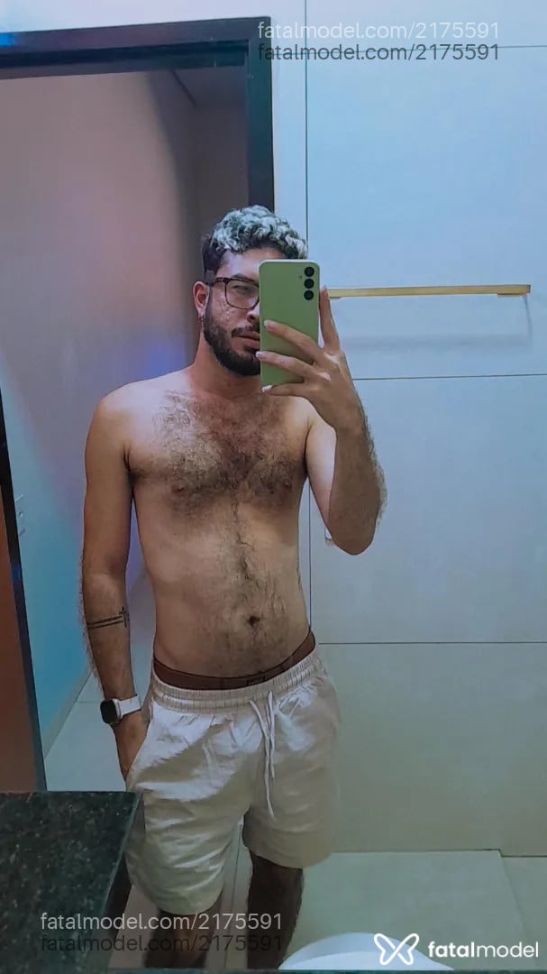 Acompanhante homem loira (o) de olhos castanhos - Matheus