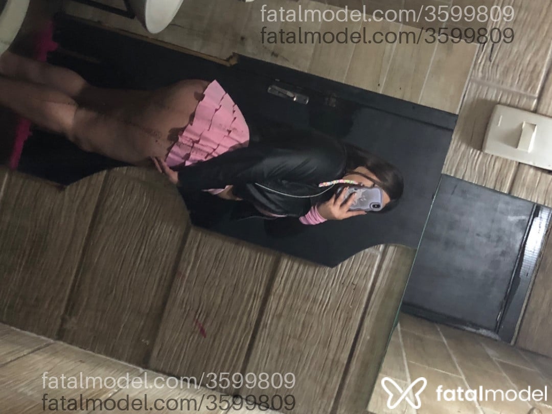Acompanhante mulher morena (o) de olhos castanhos - Sofia