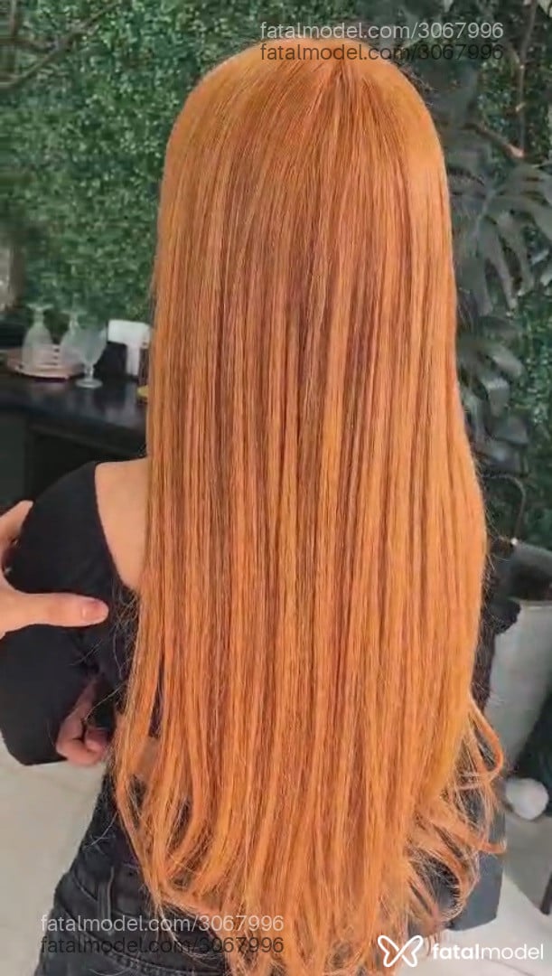 Acompanhante mulher ruiva (o) de olhos castanhos - Siena
