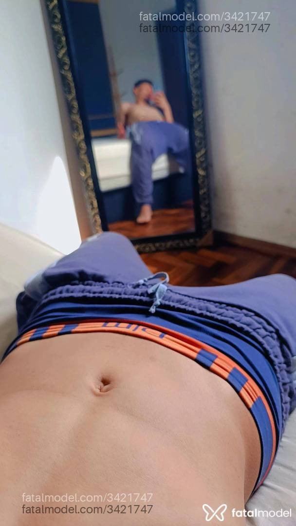 Acompanhante homem morena (o) de olhos pretos - Junior