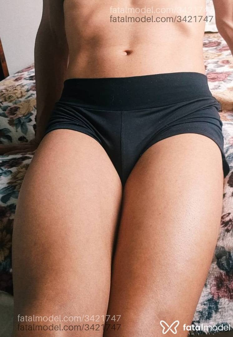 Acompanhante homem morena (o) de olhos pretos - Junior