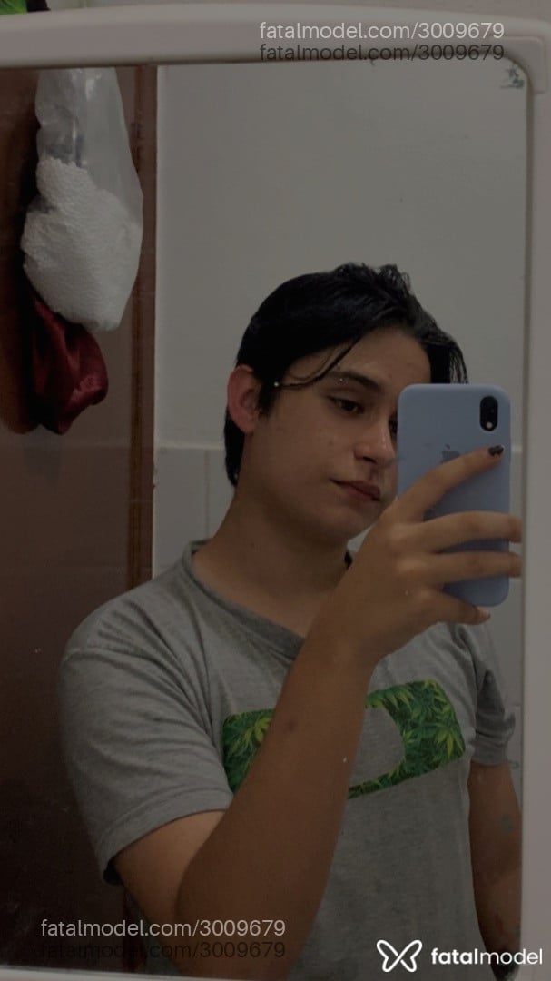 Acompanhante homem morena (o) de olhos castanhos - Wend