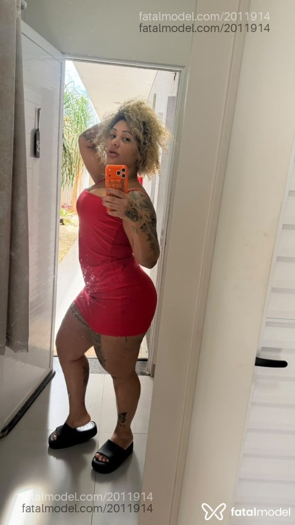 Acompanhante mulher com cabelo castanho de olhos castanhos - Phanny Lewis