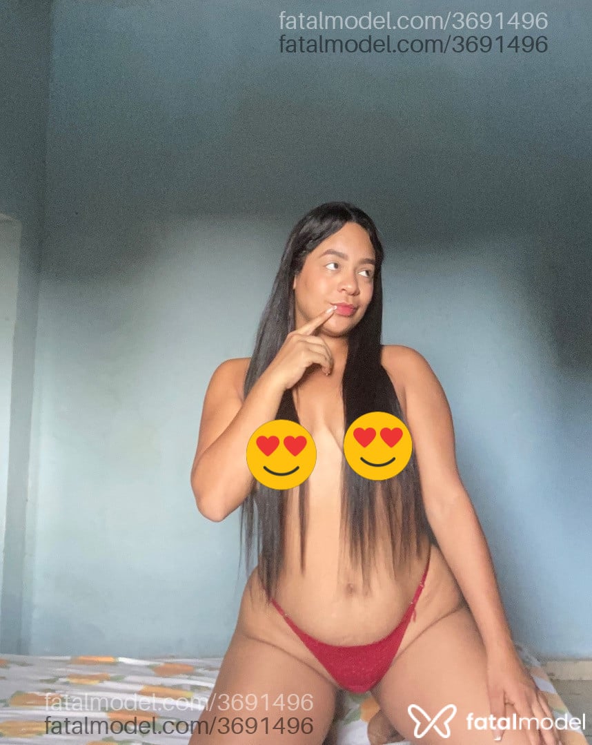 Acompanhante mulher morena (o) de olhos castanhos - Tiellén