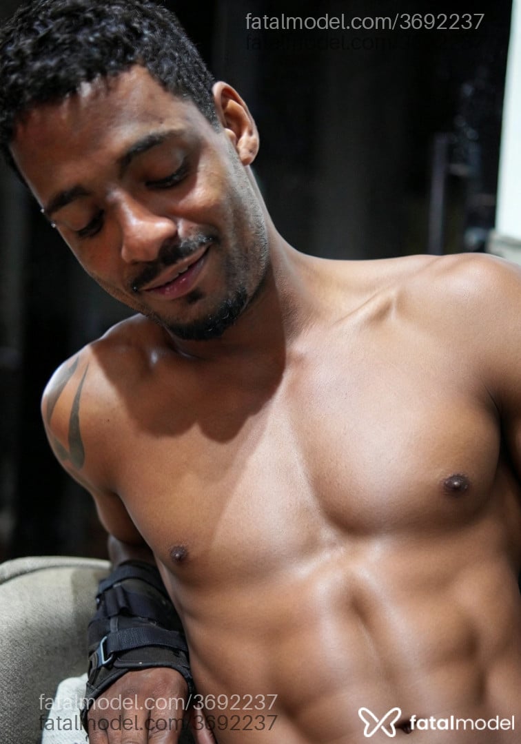 Acompanhante homem morena (o) de olhos pretos - Renan Junior