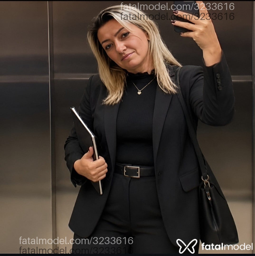 Acompanhante mulher loira (o) de olhos azuis - Debhy