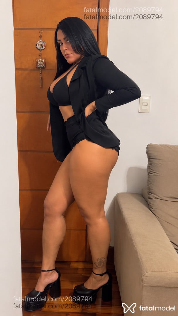 Acompanhante mulher morena (o) de olhos castanhos - Agatha Freitas