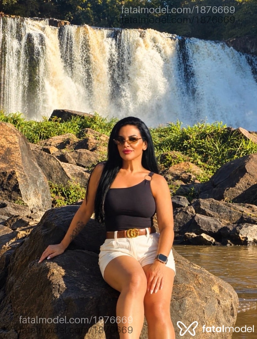 Acompanhante mulher morena (o) de olhos mel - Bruna Davila
