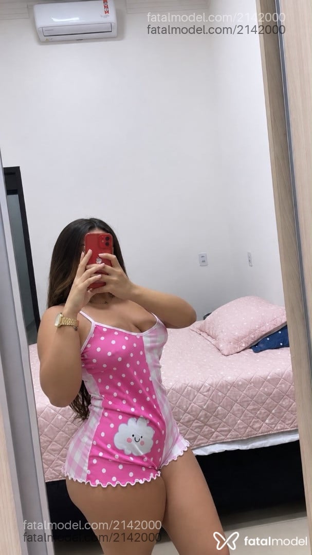 Acompanhante mulher com cabelo castanho de olhos castanhos - Luna Victoria
