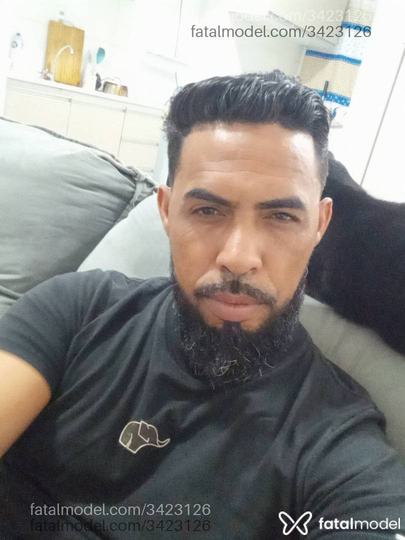 Acompanhante homem morena (o) de olhos castanhos em Limeira - Fernando