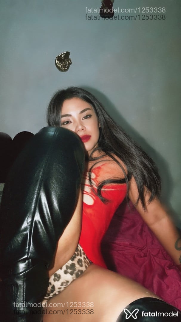 Acompanhante mulher trans morena (o) de olhos castanhos - Isis portela