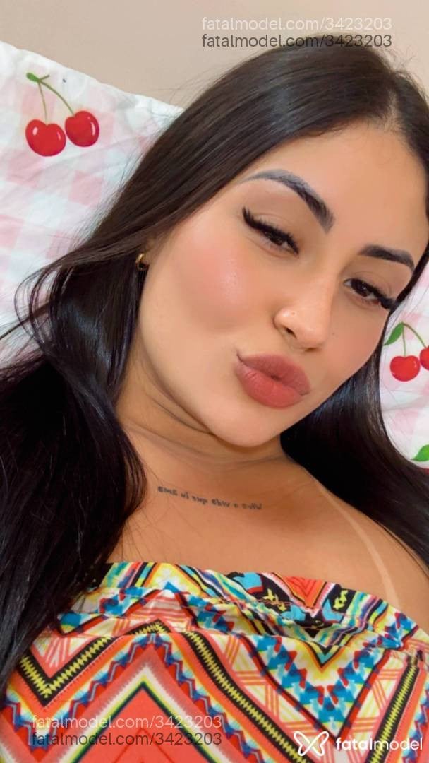 Acompanhante mulher morena (o) de olhos castanhos - Larissa