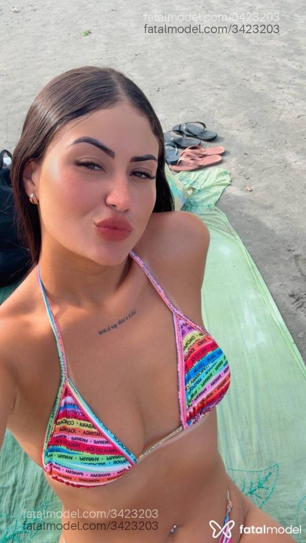 Acompanhante mulher morena (o) de olhos castanhos - Larissa