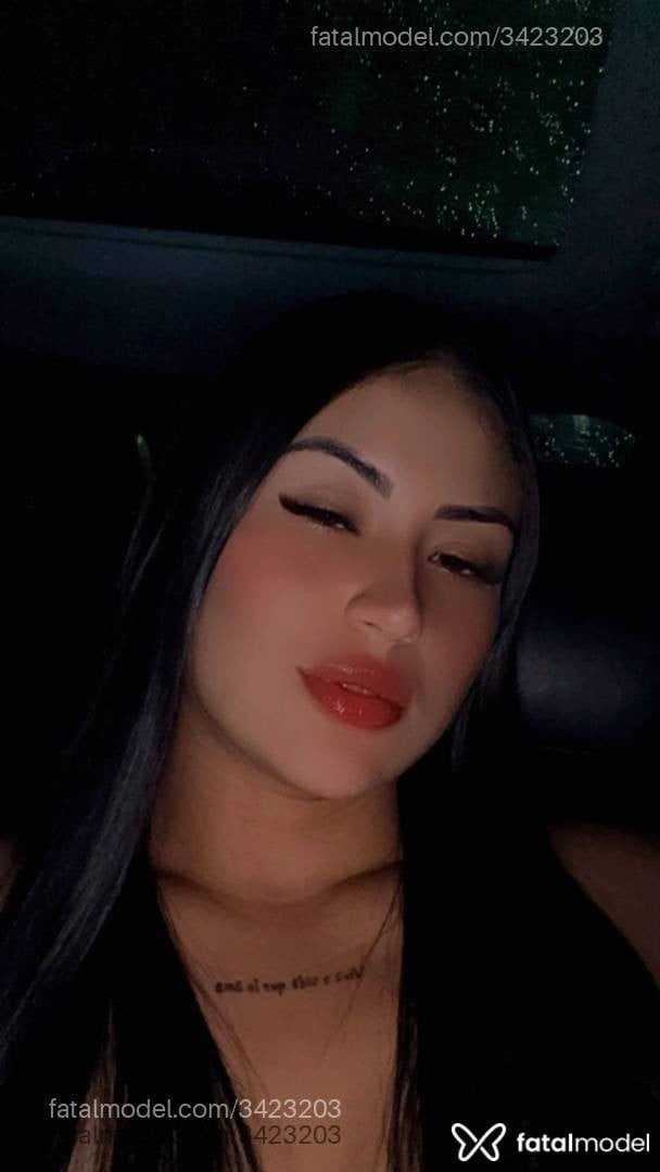 Acompanhante mulher morena (o) de olhos castanhos - Larissa