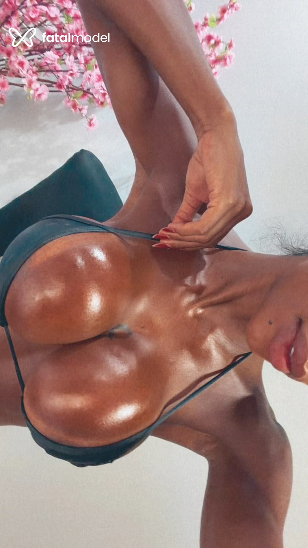 Acompanhante mulher com cabelo castanho de olhos pretos - Morana Acompanhante mulher com cabelo castanho de olhos pretos - Morana