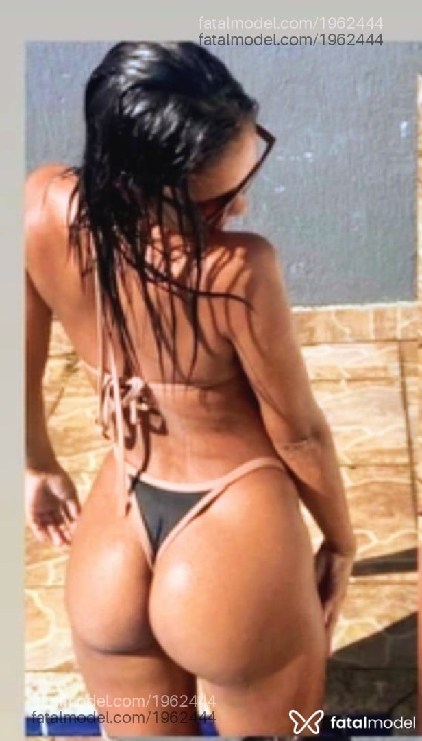 Acompanhante mulher com cabelo castanho de olhos pretos - Maya Ferrari