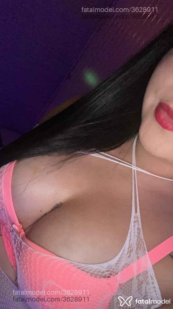 Acompanhante mulher morena (o) de olhos castanhos - Mavie