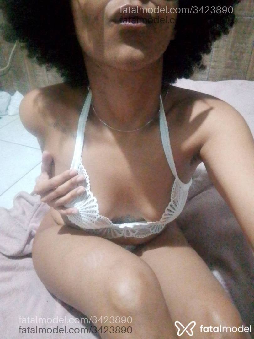 Acompanhante mulher morena (o) de olhos castanhos em Virtual - Angel
