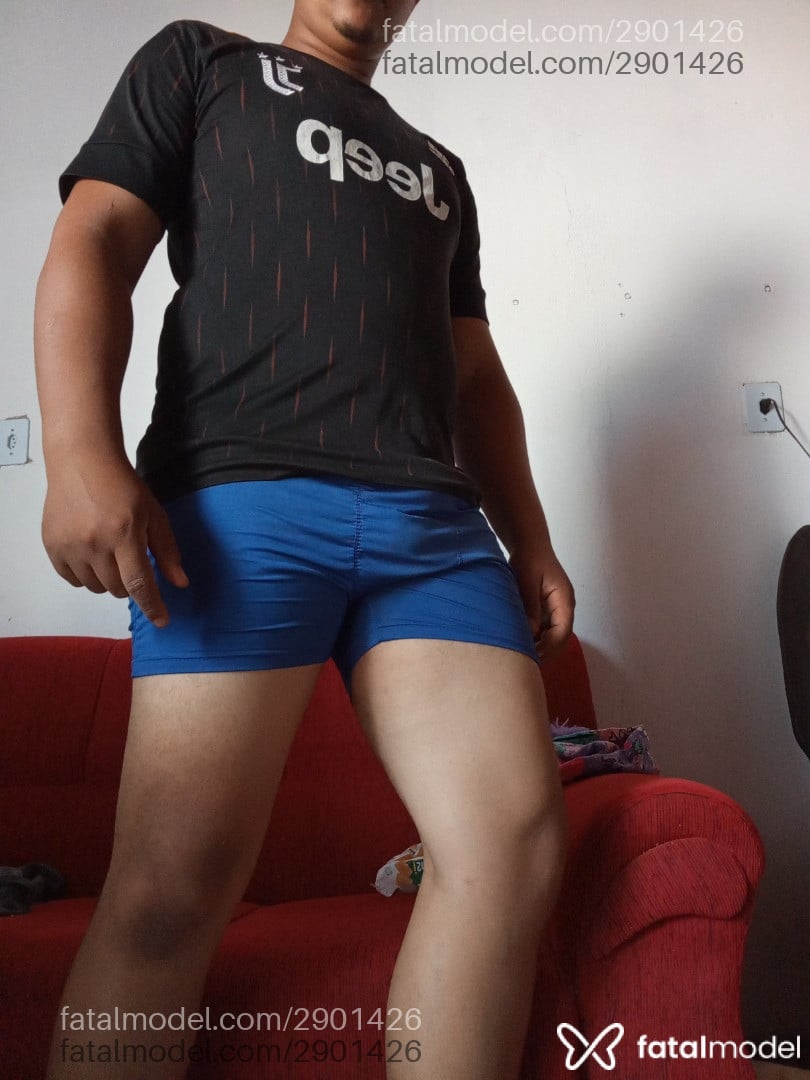 Acompanhante homem morena (o) de olhos castanhos - Carlos