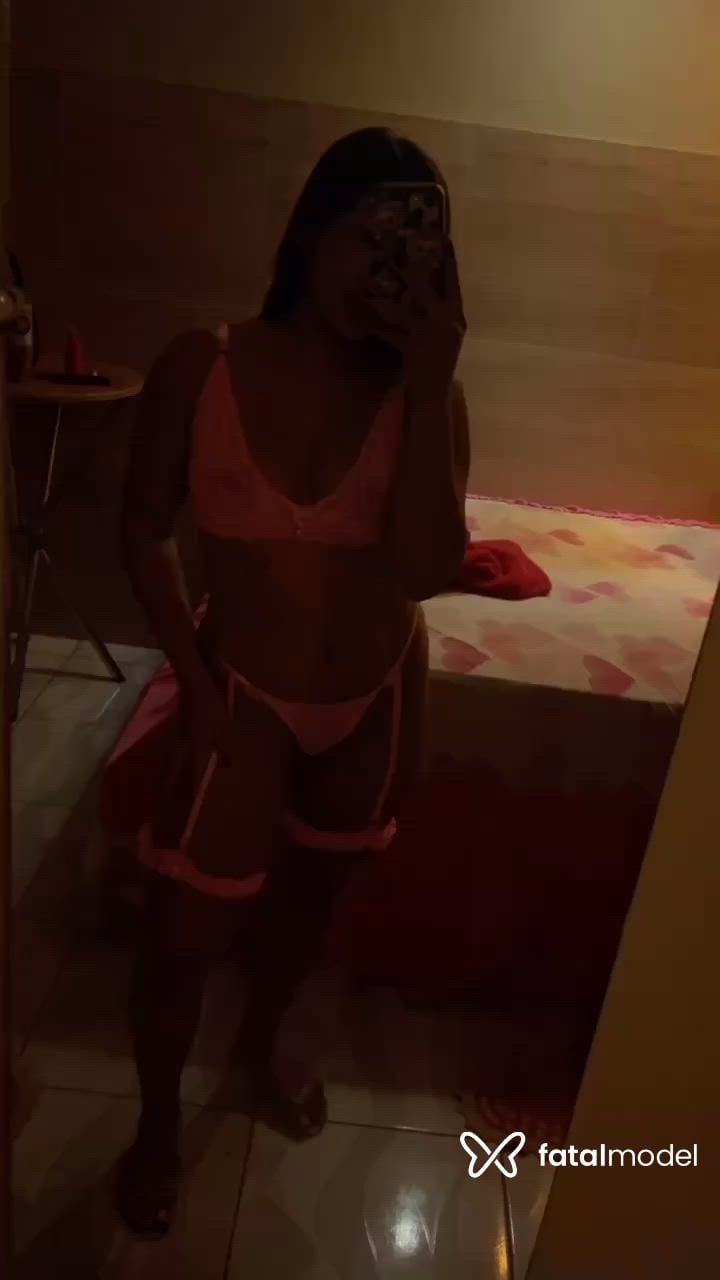 Acompanhante mulher morena (o) de olhos castanhos - Isadora