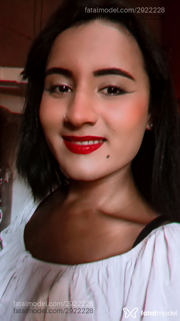 Acompanhante mulher trans morena (o) de olhos castanhos - Stephanie Smith