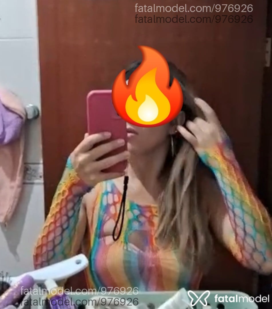 Acompanhante travesti com cabelo castanho de olhos verdes - Ana Branquinha
