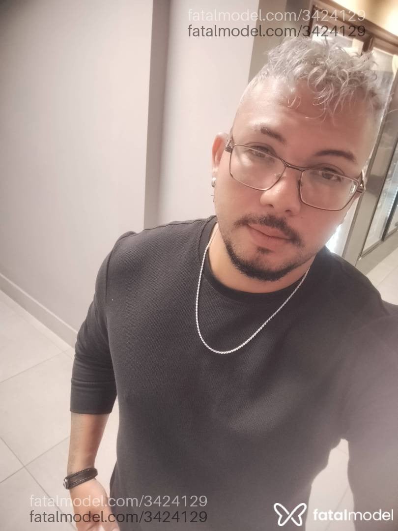 Acompanhante homem com cabelo castanho de olhos mel - Casalfatal