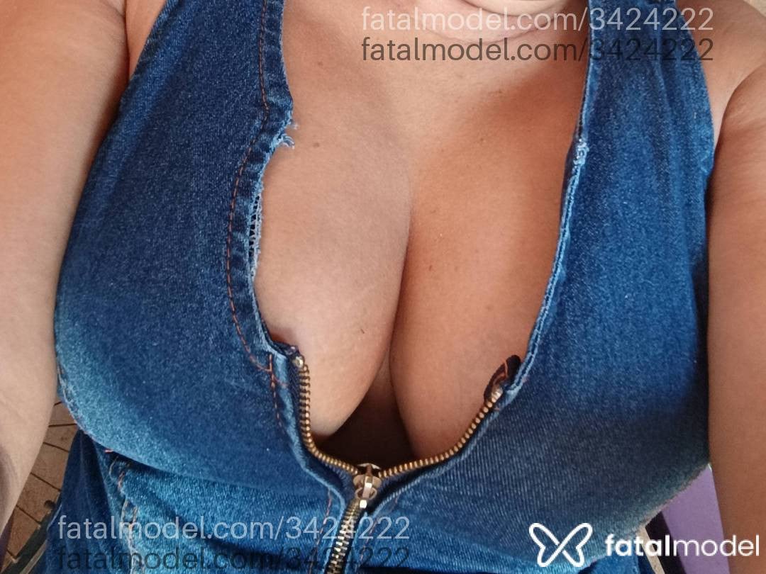 Acompanhante mulher com cabelo castanho de olhos castanhos - Priscila