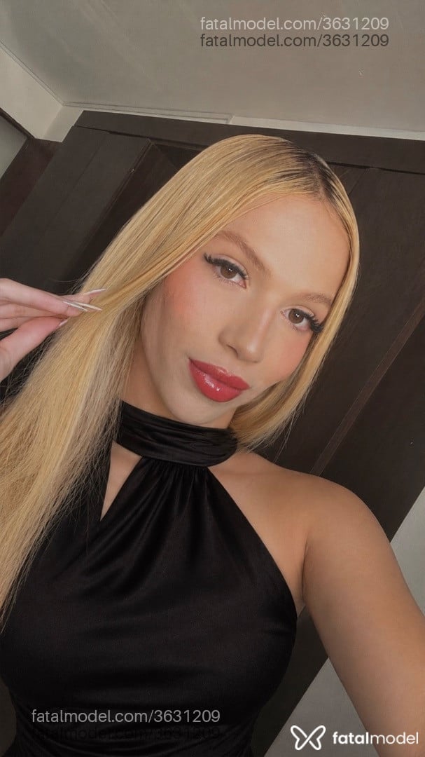 Acompanhante mulher trans loira (o) de olhos castanhos - Angel
