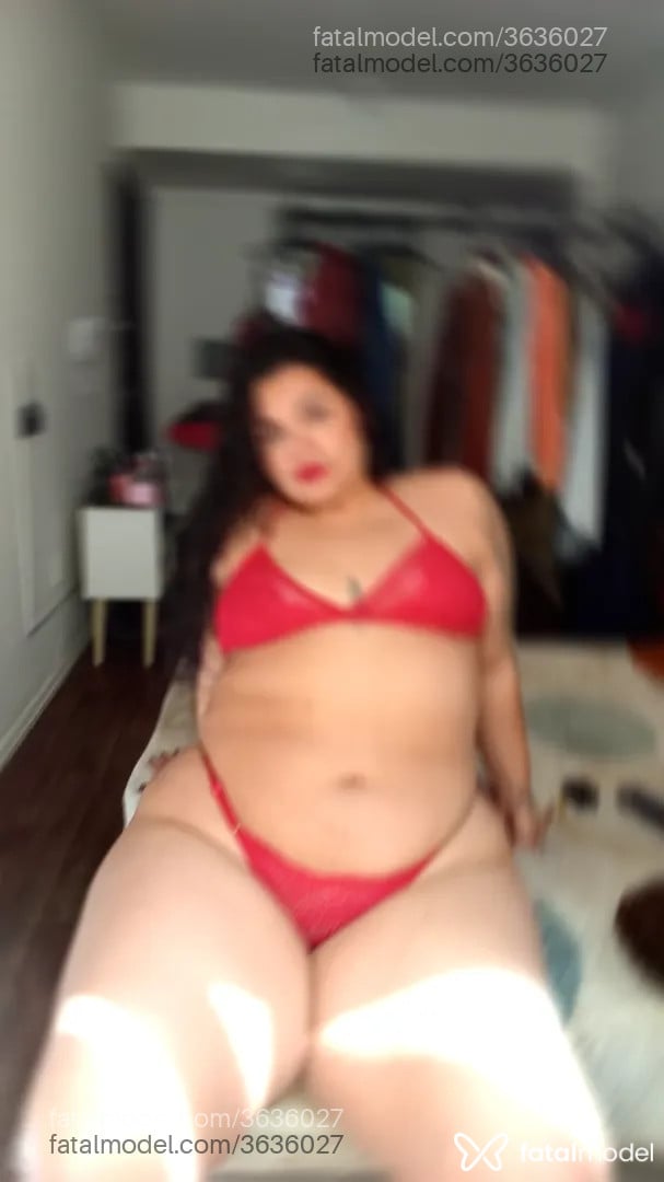 Acompanhante mulher morena (o) de olhos castanhos - Ravena