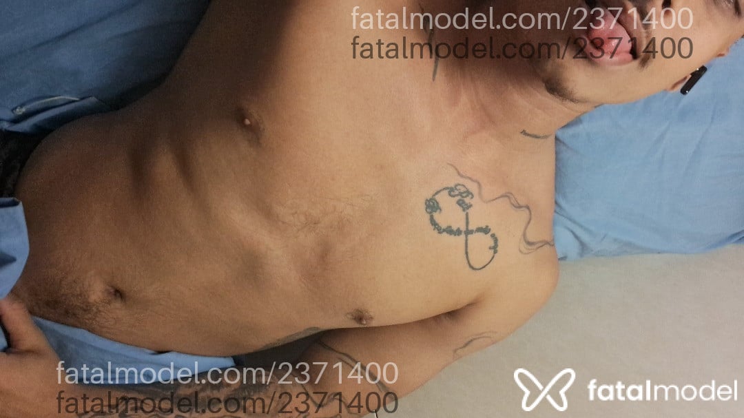 Acompanhante homem morena (o) de olhos mel - Adriano