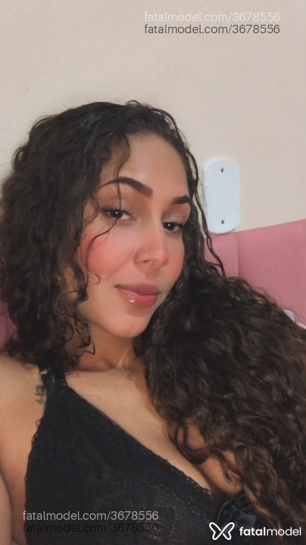 Acompanhante mulher com cabelo castanho de olhos castanhos - Manuella