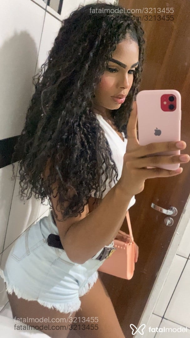 Acompanhante mulher trans morena (o) de olhos castanhos - Nathaly