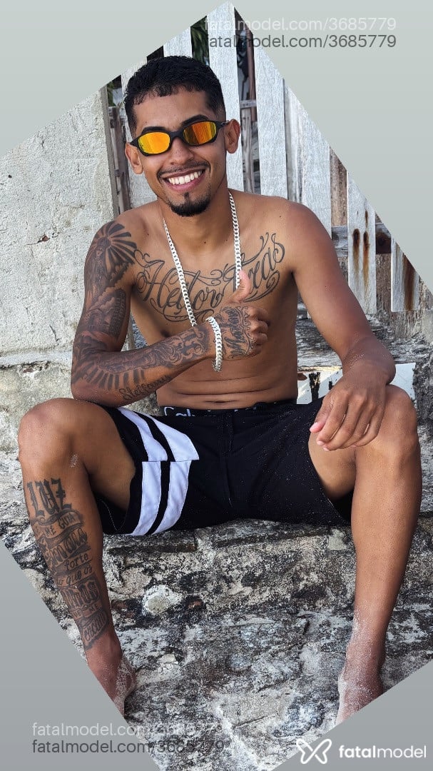 Acompanhante homem loira (o) de olhos castanhos - Kaik Santos