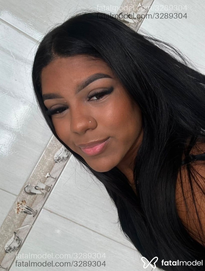 Acompanhante mulher morena (o) de olhos castanhos - Alicia