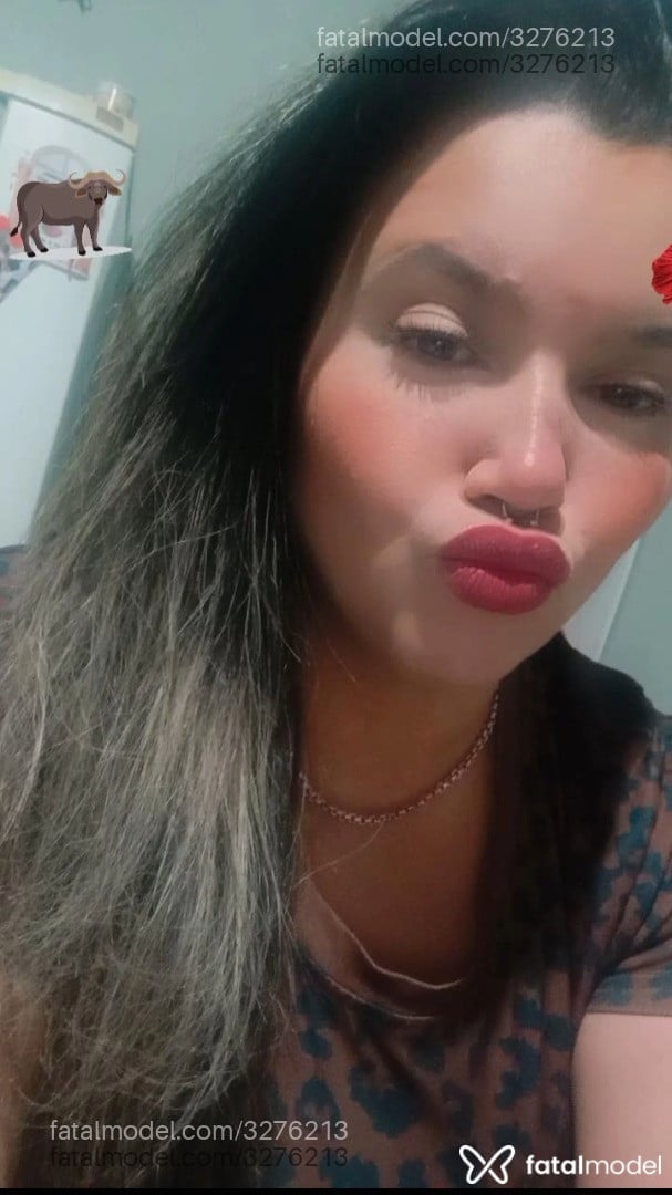 Acompanhante mulher com cabelo castanho de olhos pretos - Laura