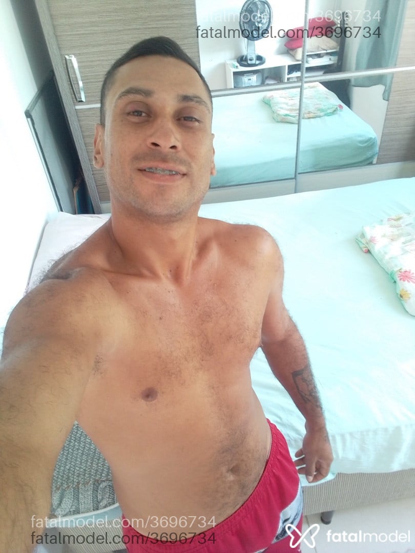 Acompanhante homem morena (o) de olhos castanhos - Dominant