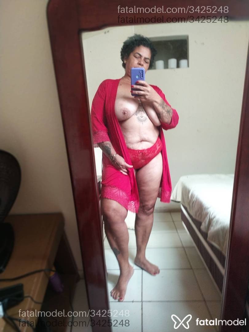 Acompanhante mulher morena (o) de olhos castanhos - Laura