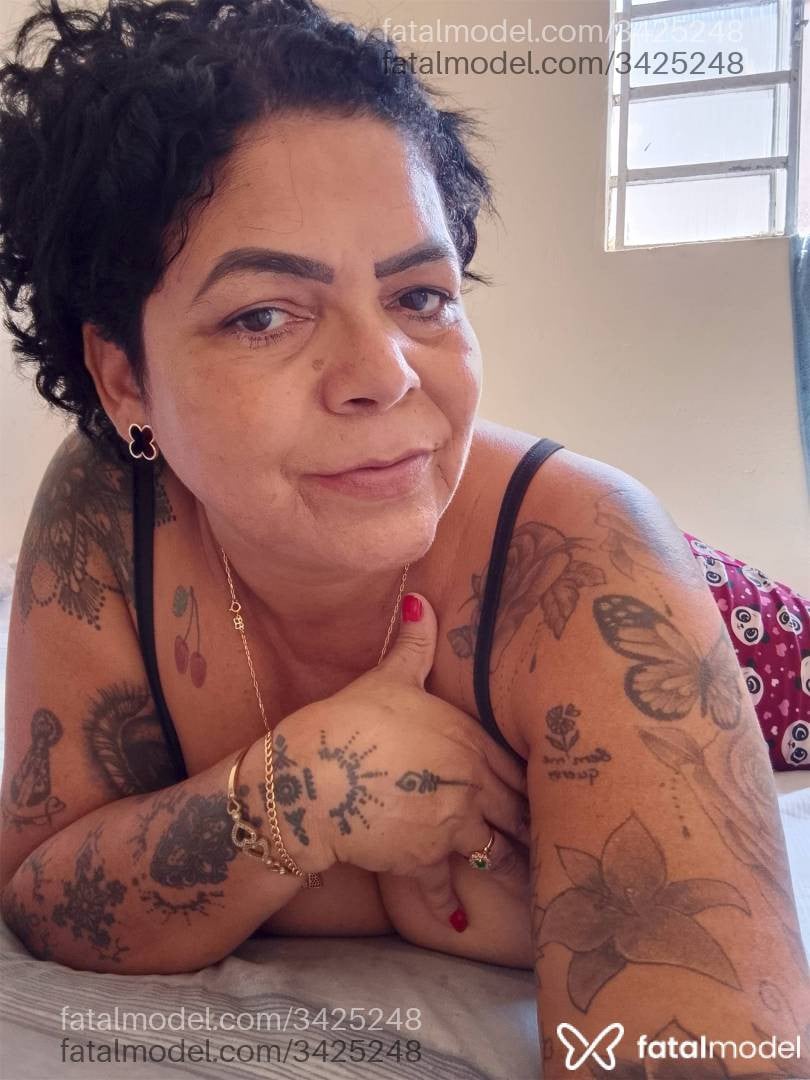 Acompanhante mulher morena (o) de olhos castanhos - Laura
