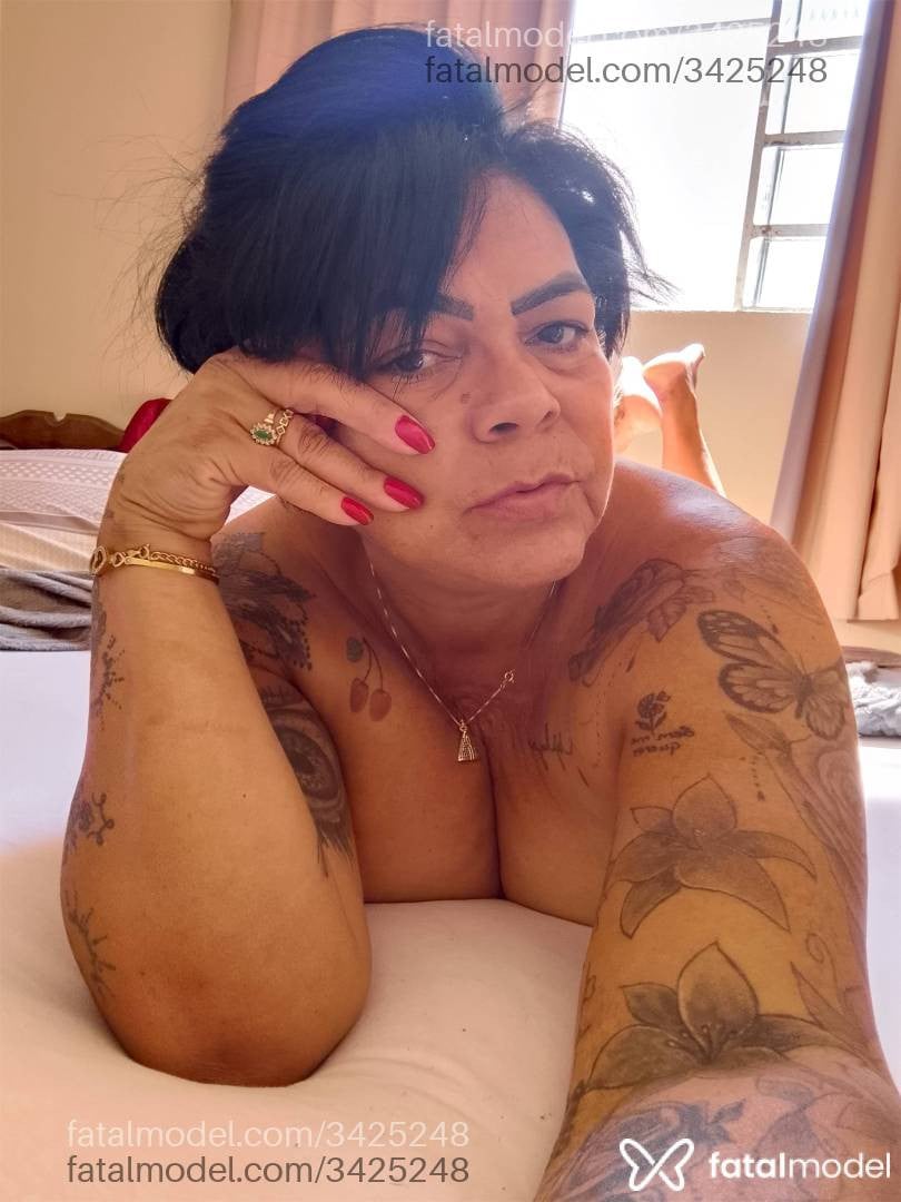 Acompanhante mulher morena (o) de olhos castanhos - Laura