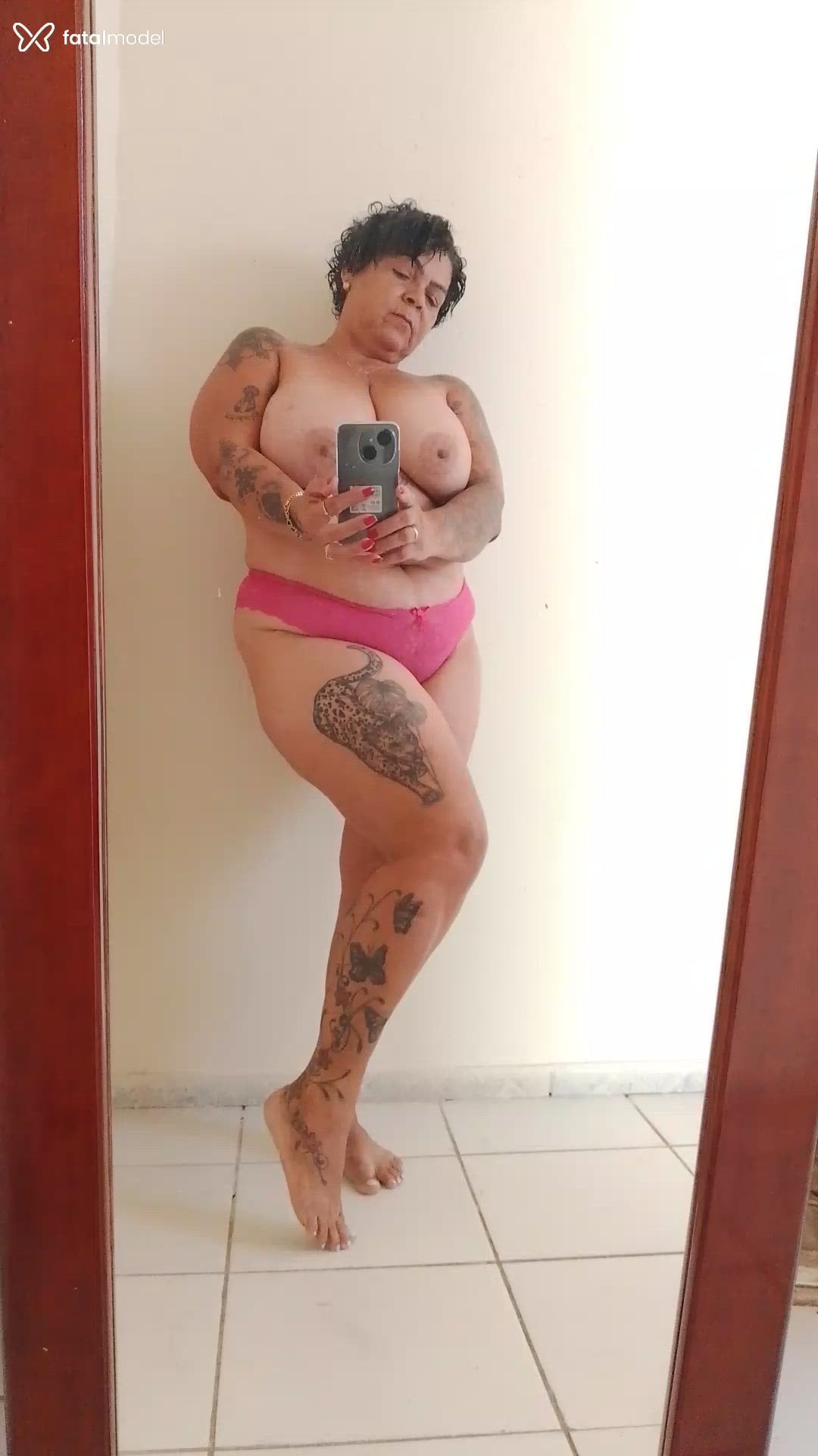 Acompanhante mulher morena (o) de olhos castanhos - Laura Acompanhante mulher morena (o) de olhos castanhos - Laura