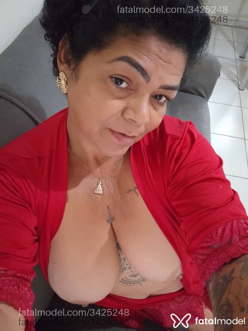 Acompanhante mulher morena (o) de olhos castanhos - Laura