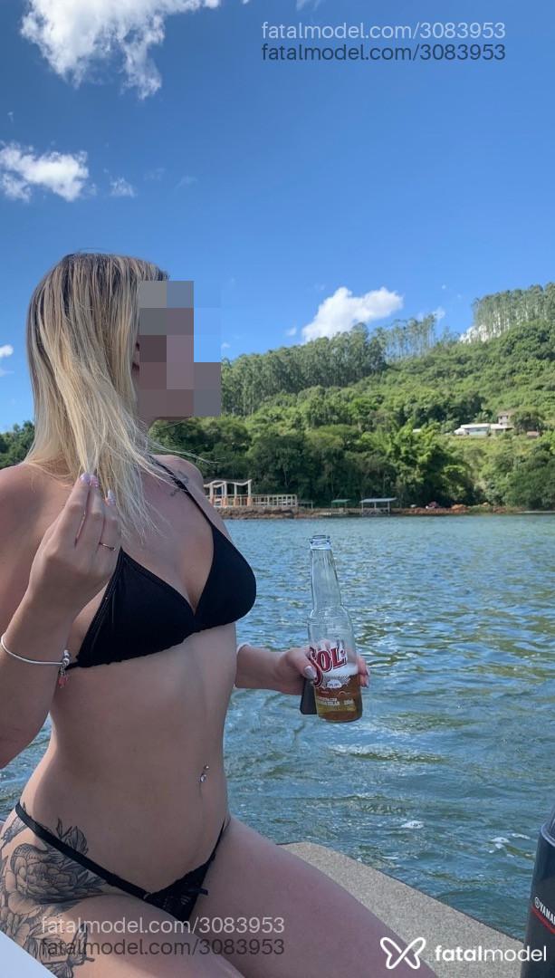 Acompanhante mulher loira (o) de olhos azuis - Bia Oliveira